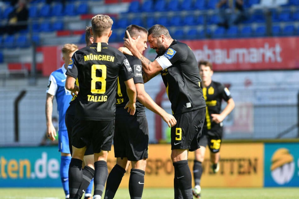 Der TSV 1860 München erkämpfte sich in Rostock ein Unentschieden. (Archiv)
