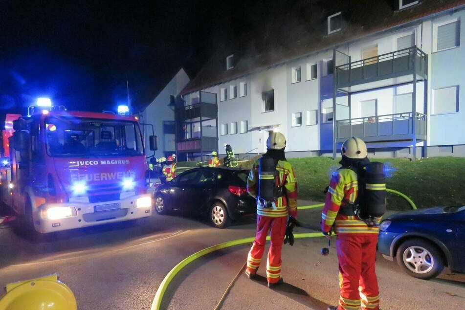 Der Brand vom Wochenende in Heiligenhaus wurde durch eine im Schlafzimmer vergessene Kerze in der Erdgeschosswohnung des Mehrfamilienhauses ausgelöst.