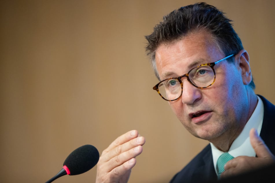 Peter Hauk (CDU), Minister für Ländlichen Raum in Baden-Württemberg, spricht bei der Regierungspressekonferenz.