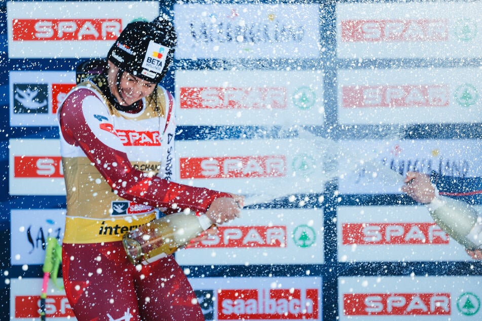 Ihren WM-Titel im Februar feierte Ski-Rennfahrerin Stephanie Venier (31) noch mit Champagner, damit ist jetzt aber erst einmal Schluss: Die Österreicherin ist schwanger.