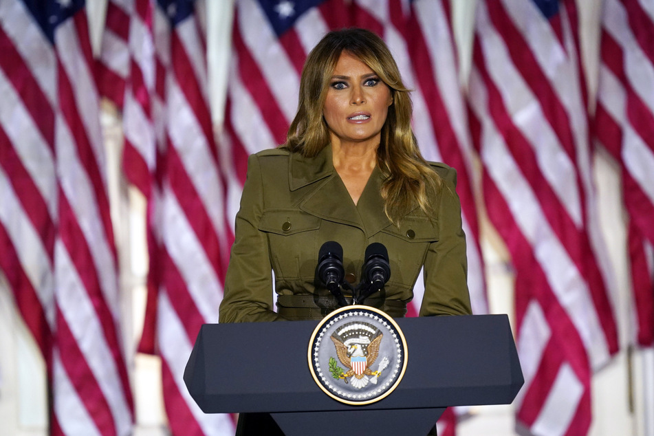 First Lady Melania Trump glaubt, dass die USA "jetzt mehr denn je" auf die Führung von Donald Trump angewiesen seien.