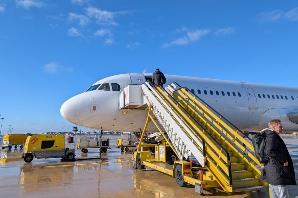 Mit diesem Airbus A321 fliegt RB Leipzig zurück.