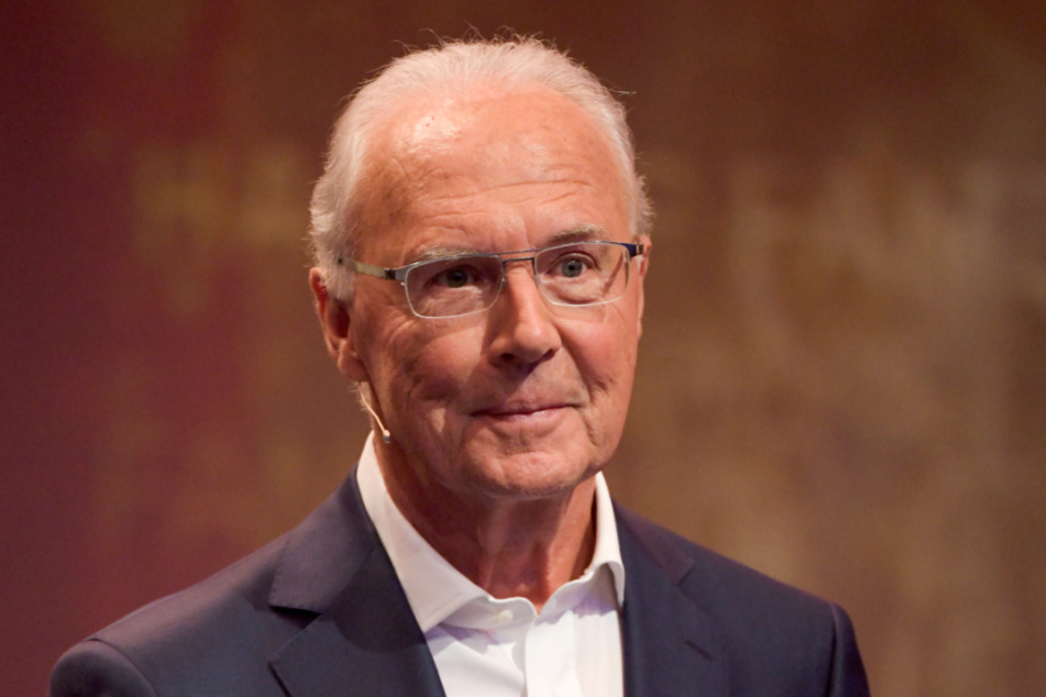 Rudi Völler (62) verteidigte in dem Interview auch "Lichtgestalt" Franz Beckenbauer (76).