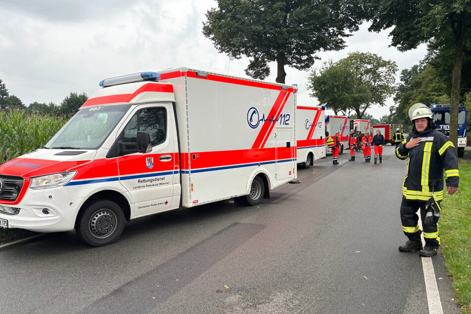 Neben der Feuerwehr waren fünf Rettungswagen und zwei Notärzte vor Ort im Einsatz.