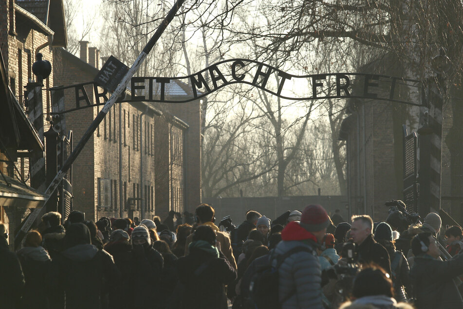 Study says a quarter of young Americans think the Holocaust is a myth