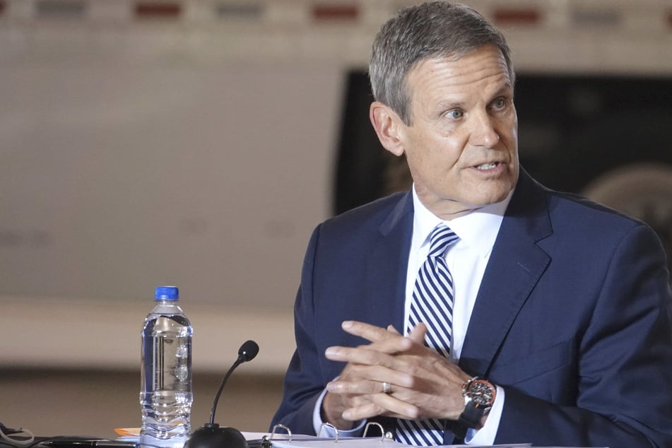 Trans advocates outraged after Tennessee Governor Bill Lee signs discriminatory "bathroom bill"
