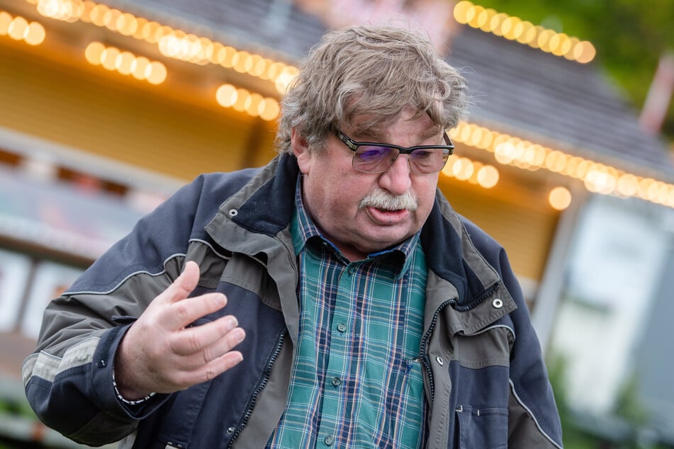 Für den Chemnitzer Schausteller Klaus Illgen (73) bedeutet das Kät-Aus ein großer finanzieller Verlust (Archivbild).