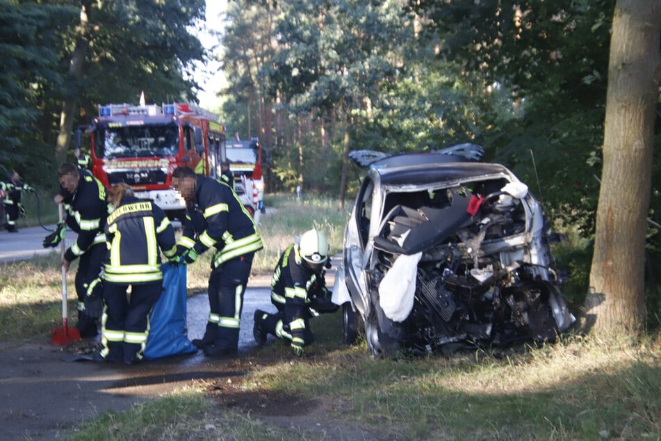 Für eine in Brandenburg verunfallte Autofahrerin kam jede Hilfe zu spät.