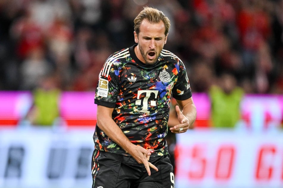 Harry Kane bejubelt sein 100. Bundesligator. Eine Marke, die er in Rekordzeit geknackt hat.