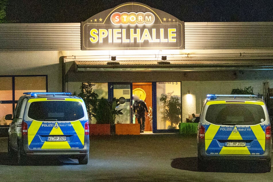 In der "Storm"-Spielhalle in der Heidelsteinstraße in Fulda kam es in der Nacht zu Samstag zu einer tödlichen Messerattacke.