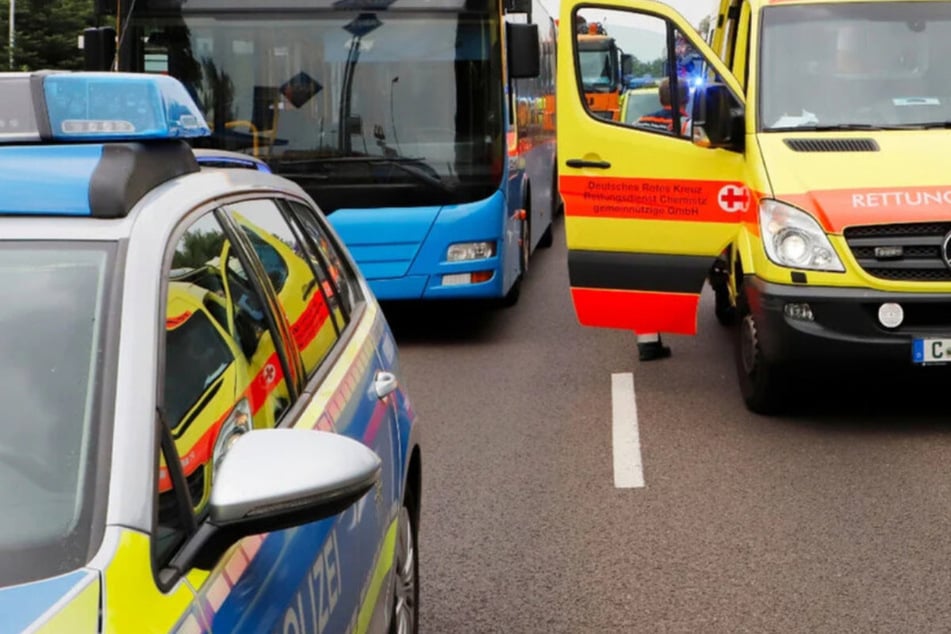 Wegen Fahrradfahrer: Bus in Chemnitz muss notbremsen, Kleinkind verletzt