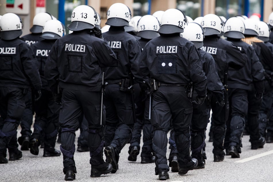 Die Hamburger Polizei kündigt ein hartes Vorgehen gegen "Krawallmacher" am Samstag an.