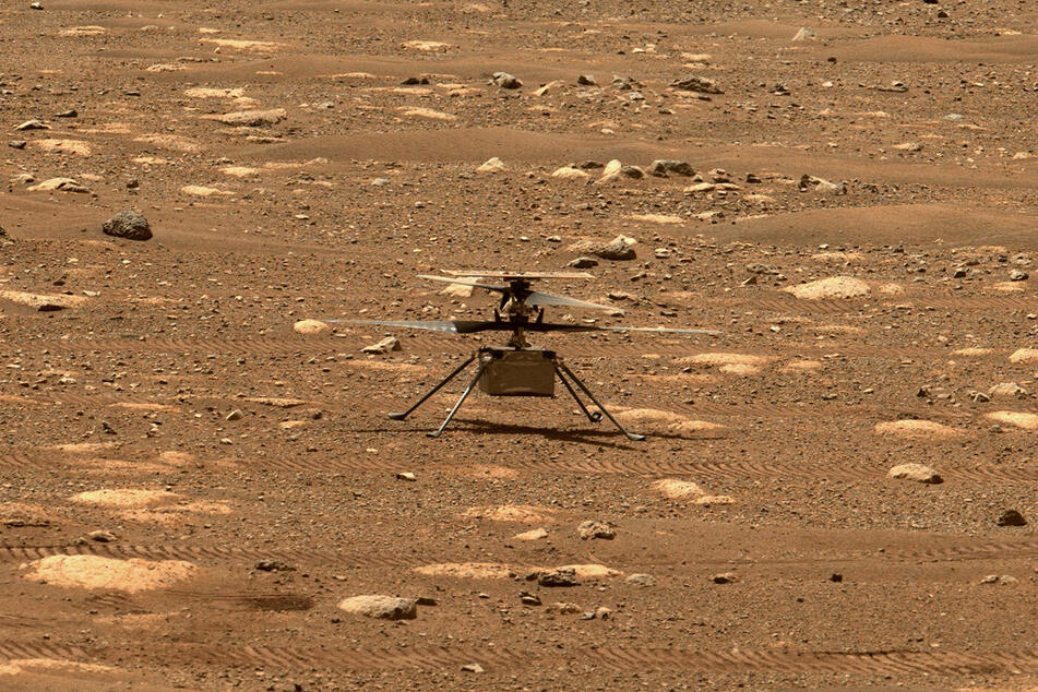 Es war ein kurzer erster Flug für den kleinen Hubschrauber, aber entscheidend ist: Alles hat reibungslos funktioniert!