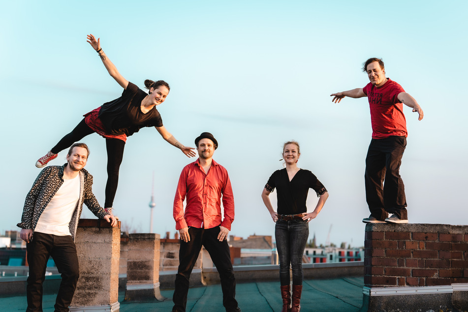 Die Berliner Band Zargenbruch gastiert am Sonntagnachmittag im Volksbad Buckau.