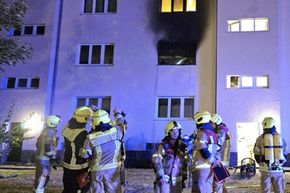 Insgesamt waren 48 Einsatzkräfte mit 16 Fahrzeugen vor Ort.