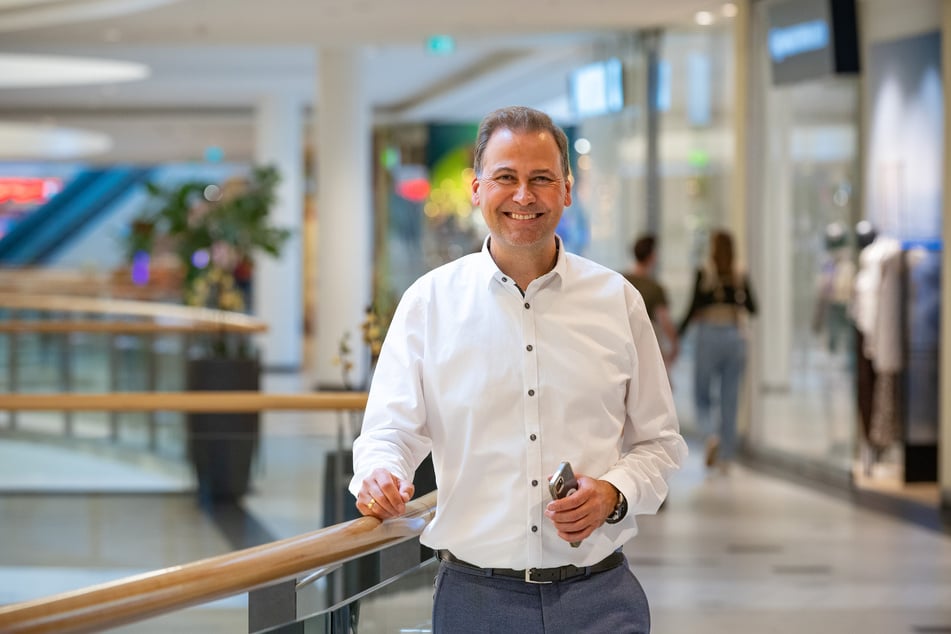 Center-Manager Gordon Knabe (51) hat gut lachen - bis auf eine Ladenfläche ist im Elbepark alles vermietet.