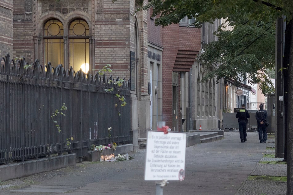 Auch Gebäude wie die Synagoge in der Oranienburger Straße werden von der Polizei geschützt. (Archivbild)