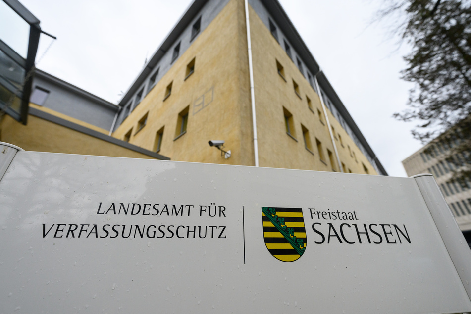 Das Landesamt für Verfassungsschutz in Dresden stufte die AfD Sachsen im Dezember 2023 als "gesichert rechtsextremistische Bestrebung" ein.