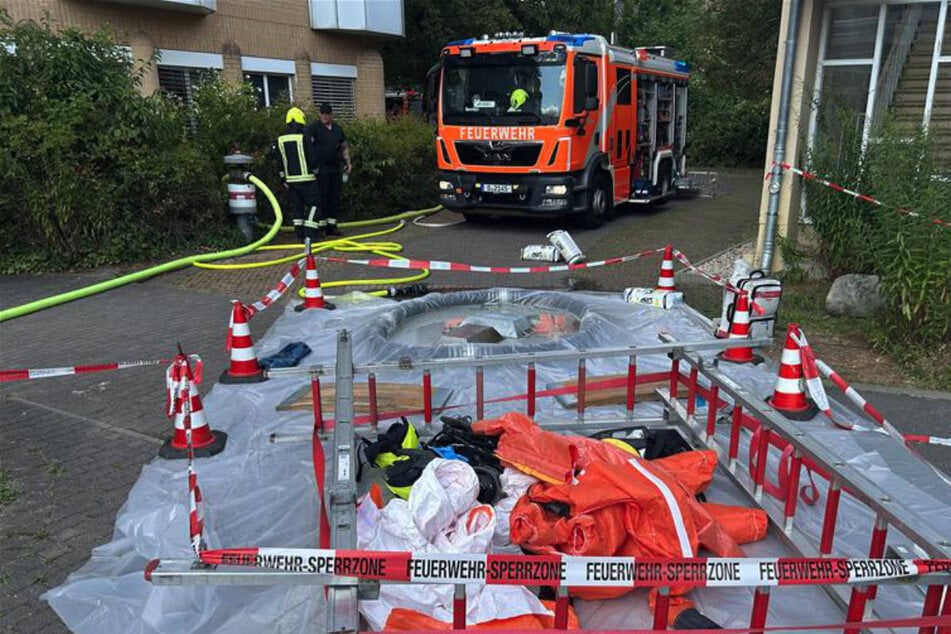 Berlin: Giftiger Konservierungsstoff tritt in Helios Klinik aus: Feuerwehr im Großeinsatz