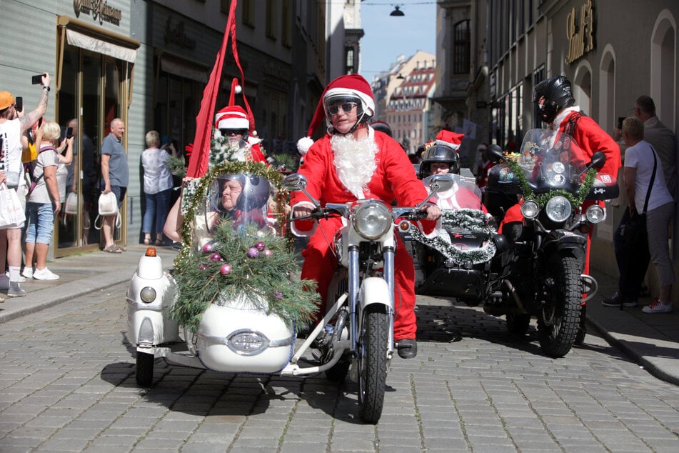 Die Biker fuhren durch die Sporergasse mitten in der Dresdner Altstadt.