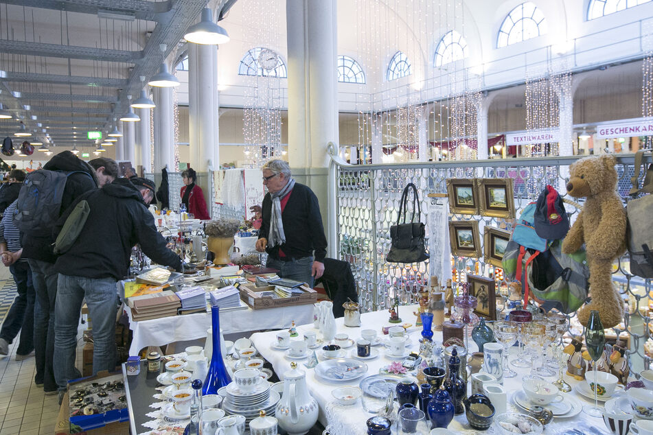 Der Kunst-, Antik- &amp; Trödelmarkt findet am heutigen Sonntag in der Neustädter Markthalle statt.