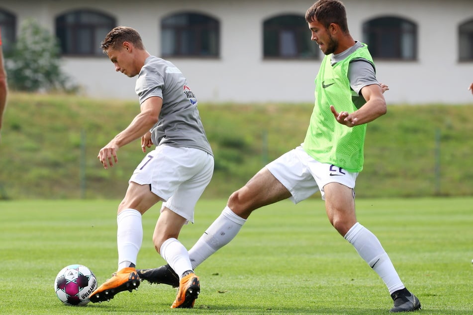 Zwei aus dem eigenen Nachwuchs, die den Sprung noch nicht ganz geschafft haben: Sascha Härtel (22, l.) und Niklas Jeck (19).