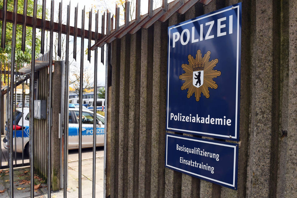 Die Berliner Polizei ermittelt wegen Betrugs gegen zwei Polizeischüler im fünften Semester. (Archivfoto)