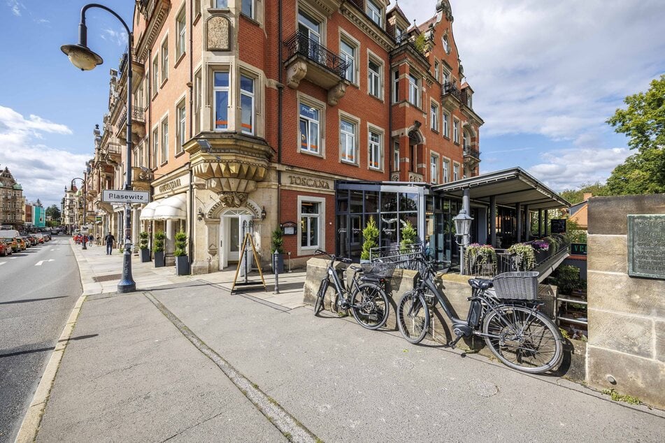 Im Café Toscana kann ab nächster Woche auch abends geschlemmt werden.