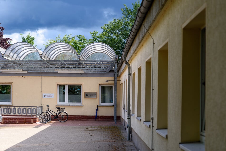 Der Eingang der Kinderklinik Gardelegen.