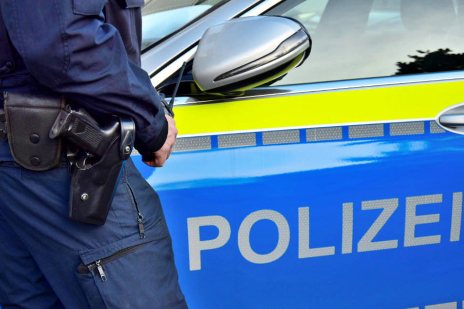 Die Polizei löste eine Feier in Gera auf und nahm zwei Männer in Gewahrsam. (Symbolbild)
