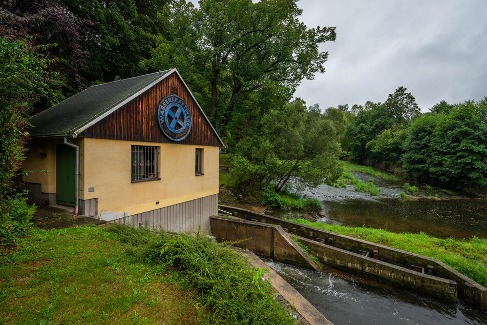 Ein Kleinwasserkraftwerk versorgt die Rolle-Mühle mit Strom aus regenerativer Energie.