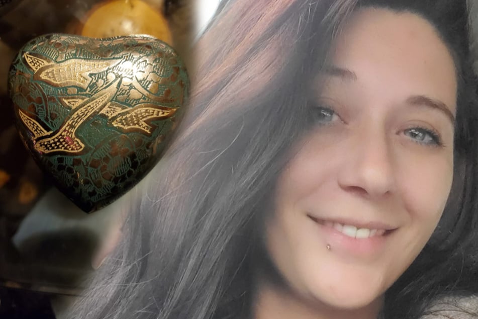 Woman buys paperweight at a bargain: years later she makes a priceless discovery