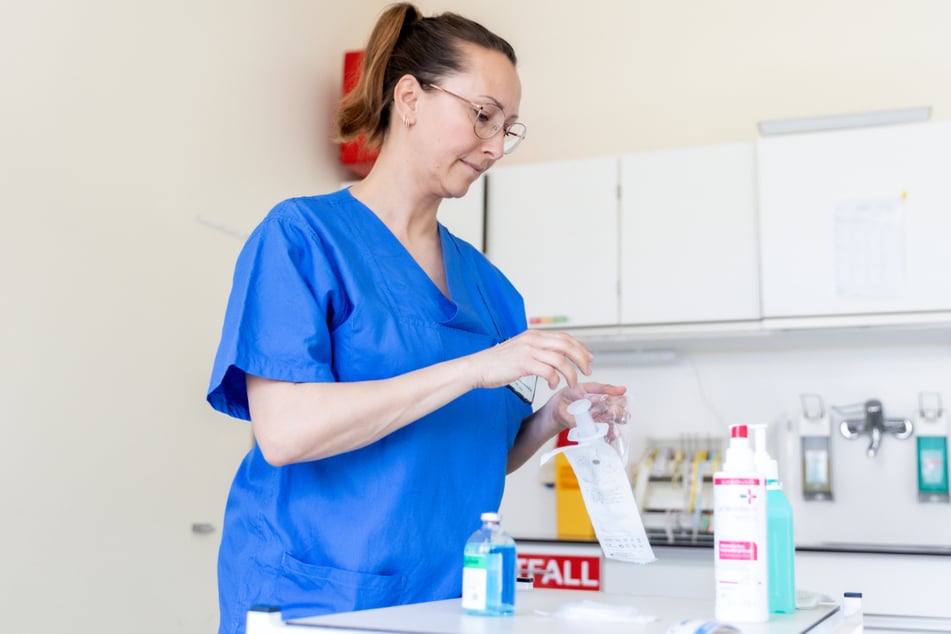 Die Intensivstation sucht nach berufserfahrenen Mitarbeitern.