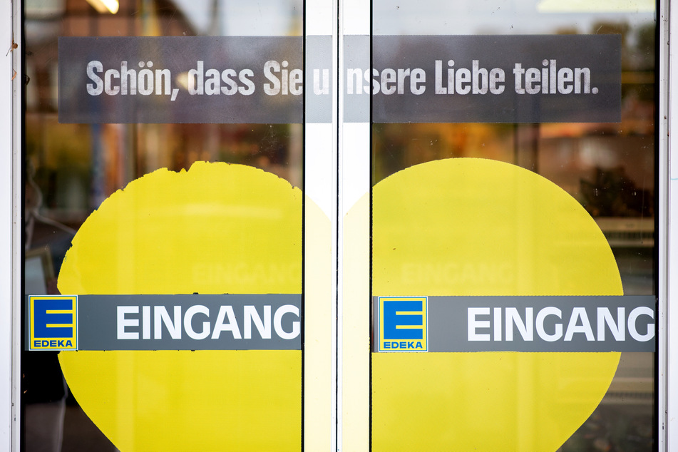 Edeka sieht sich durch die neuen Corona-Auflagen der Bundesregierung benachteiligt.