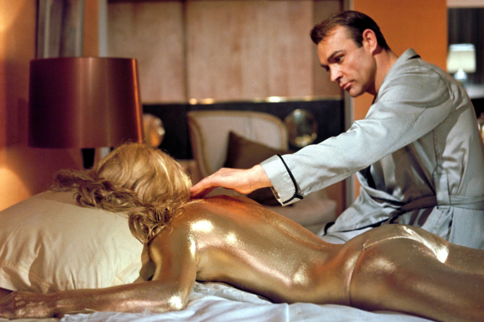 "Goldfinger" mit Sean Connery (†90) und Shirley Eaton (85) ist für viele Fans der Inbegriff der James-Bond-Filme.