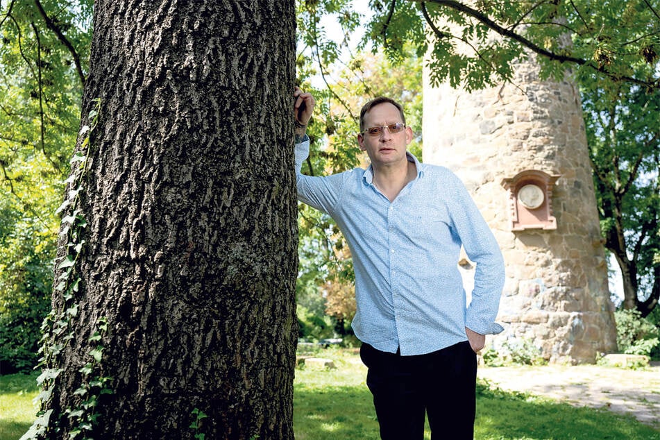 Schriftsteller Clemens Meyer (47) im Leipziger Güntz-Park.