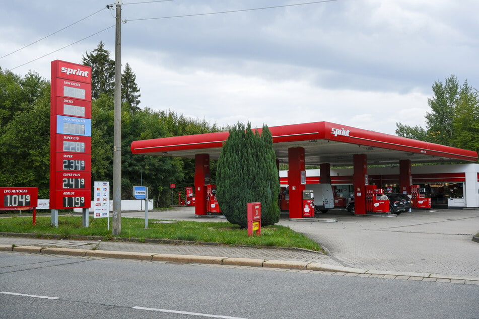 Die "Sprint"-Tankstelle an der Zwickauer Straße kurz vor 12 Uhr.