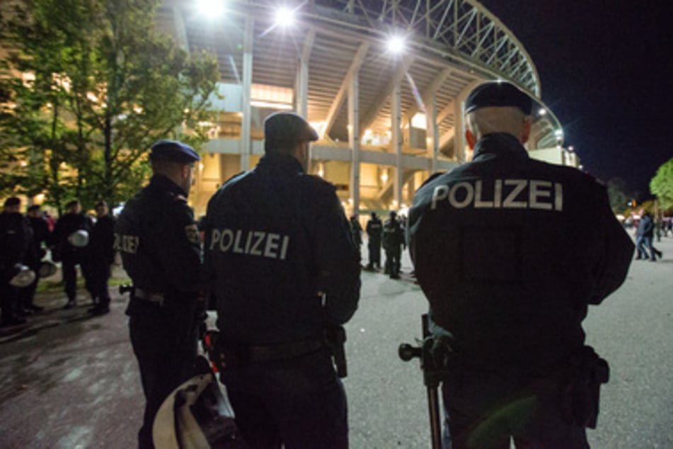 Beim heutigen zweiten Konzert der Band im Ernst-Happel-Stadion dürfte wieder mit erhöhter Polizeipräsenz zu rechnen sein. (Archivbild)