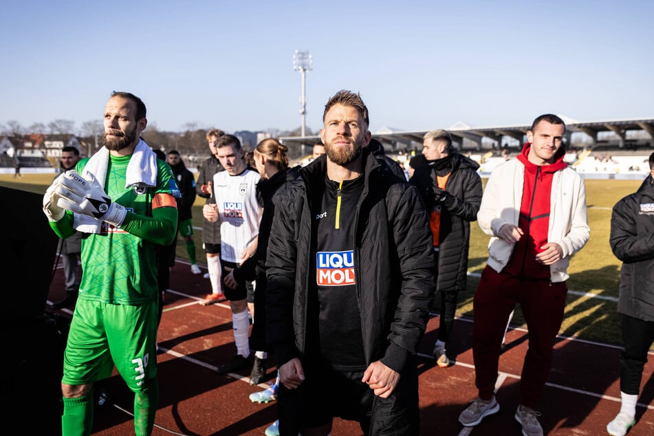 Christian Ortag (30, l.) und Johannes Reichert (34, M.) machen sich große Sorgen um die Mannschaft und die Zukunft des SSV Ulm.