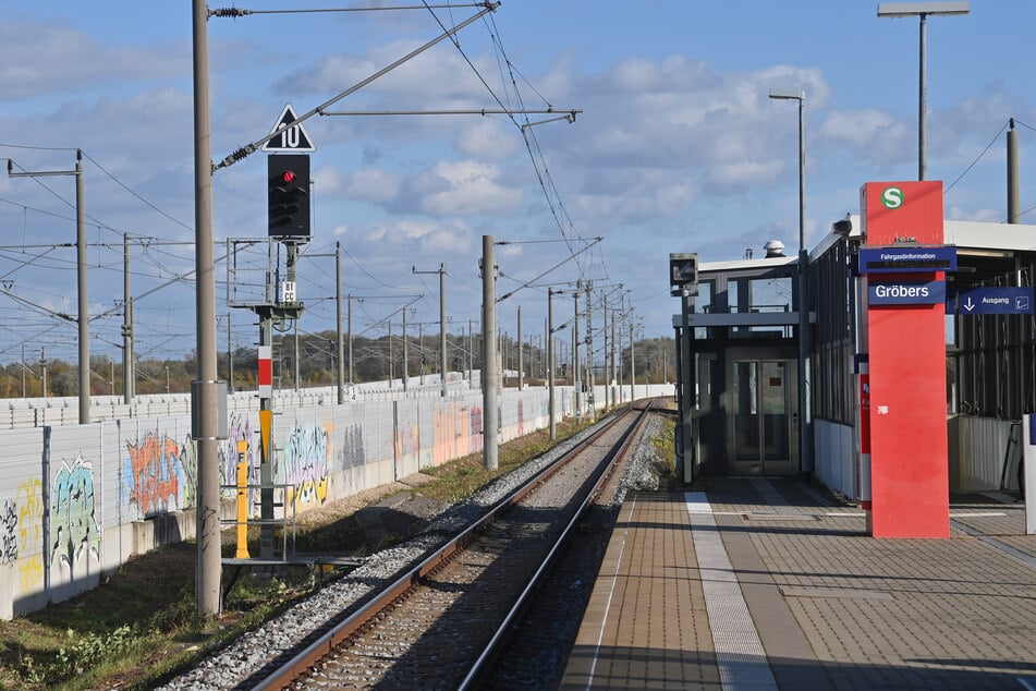Wegen eines tragischen Unglücks kommt es aktuell zu Störungen auf der Bahnstrecke zwischen Leipzig und Halle. (Archivbild)