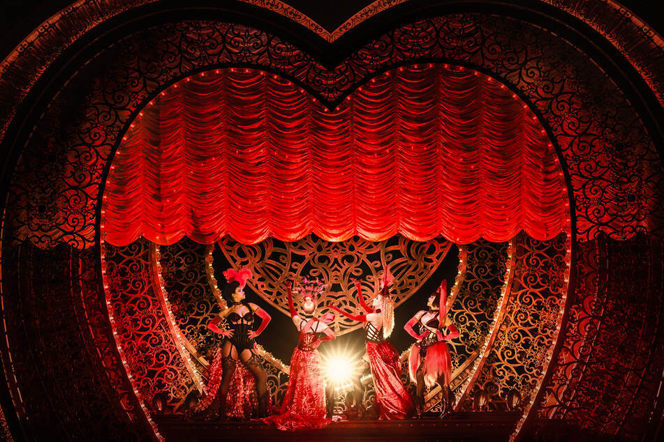 Bühne frei für die bekannteste rote Mühle der Welt: Erlebt "Moulin Rouge! Das Musical" exklusiv in Köln.