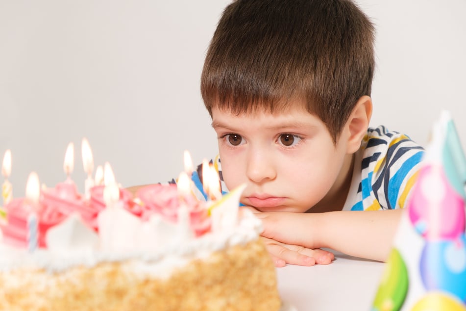 Der kleine Junge muss hoffentlich nicht alleine feiern. (Symbolfoto)