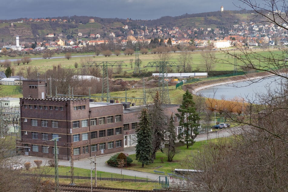 Die zu erwartenden Sanierungskosten für das Gebäude, die Maschinen und übrigen Anlagen bewegen sich im dreistelligen Millionenbereich.