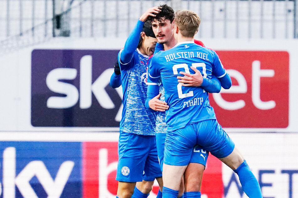 Janni Serra (23, M.) spielte für Holstein Kiel eine starke Saison! In wettbewerbsübergreifend 37 Einsätzen schoss er 16 Tore und gab fünf Assists.