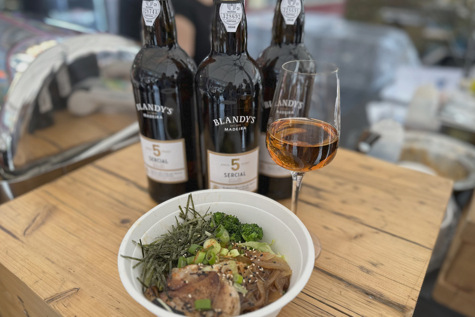 Auch TAG24 ist Maximilian Wilms Empfehlung von "Ikini Dry Ramen" gepaart mit einem Madeira-Wein gefolgt und kann diese nur unterstützen.