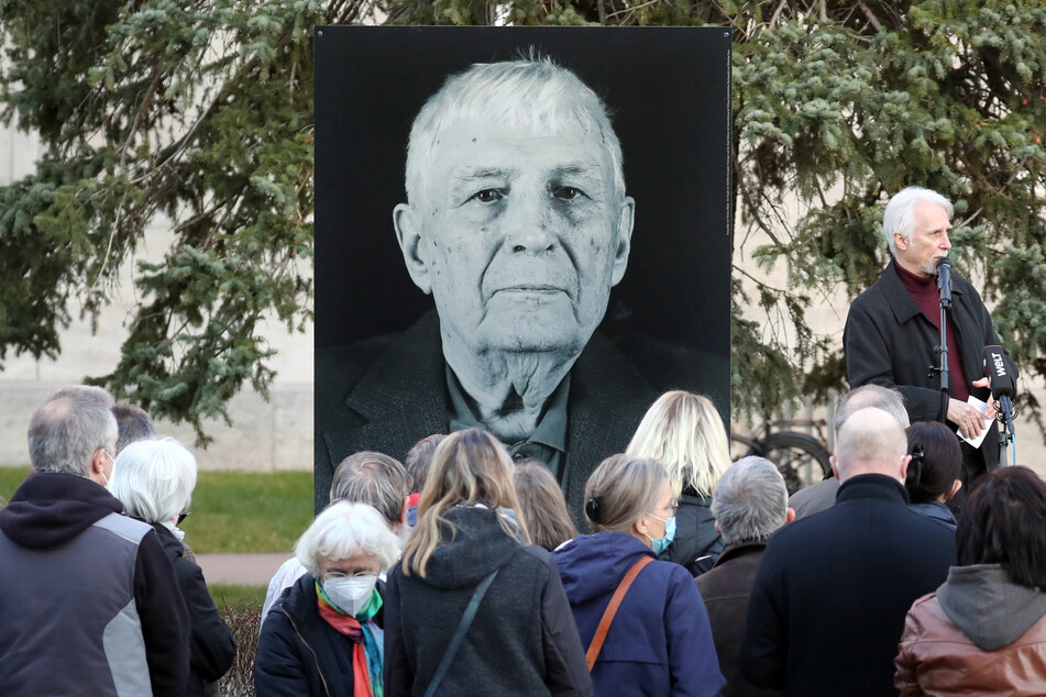 Boris Romantschenko (†96) wurde im März bei einem Raketenangriff russischer Truppen auf sein Wohnhaus getötet. Als Jugendlicher überlebte der Ukrainer unter anderem das Konzentrationslager Buchenwald, setzte sich nach dem Krieg für das Gedenken an die NS-Verbrechen ein.