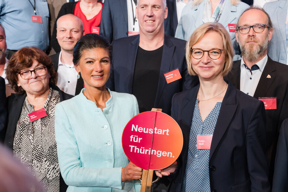 Katja Wolf (48, rechts) und Steffen Schütz führen das nach Sahra Wagenknecht (54, links) benannte Bündnis in den Landtagswahlkampf in Thüringen.