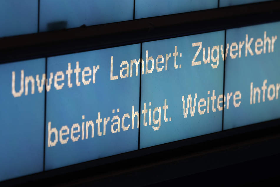 Unwetterschäden behindern Bahnverkehr in NRW: Zugstrecke gesperrt