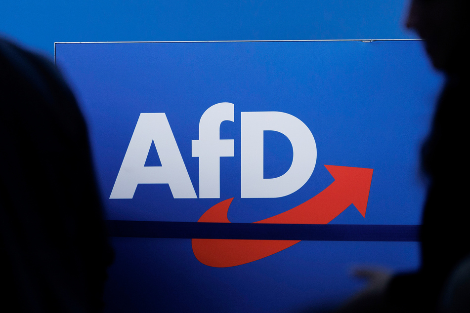 Die Fensterscheibe des AfD-Parteibüros wurde mit einem Pflasterstein eingeschlagen. (Symbolbild)