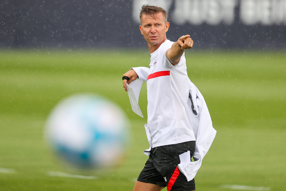 Trainer Jesse Marsch (47) leistete bei Brobbey Überzeugungsarbeit.